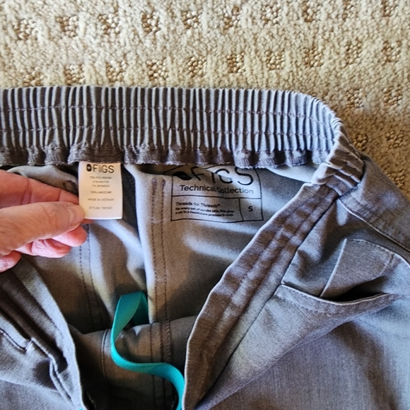 FIGS  Gray PO 1262 Scrub Pants Size Small - Picture 2 of 3